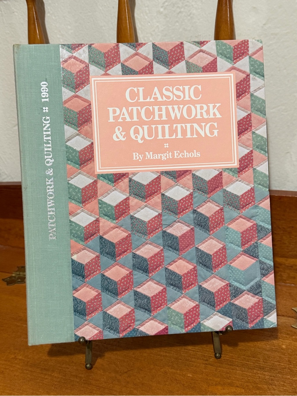 Vintage 1990 Classic Patchwork & Quilting by Margit Echols